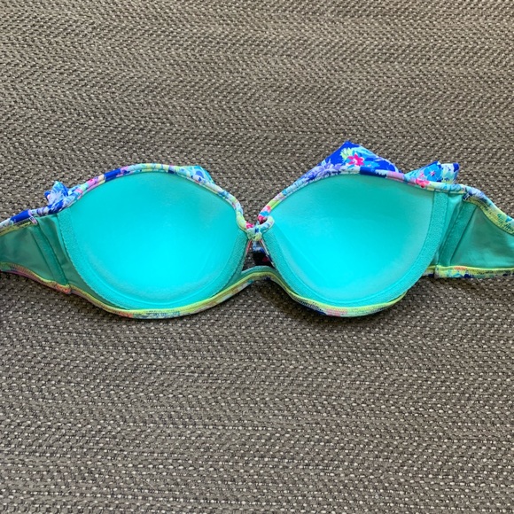 Victoria’s Secret bikini top - Picture 3 of 4